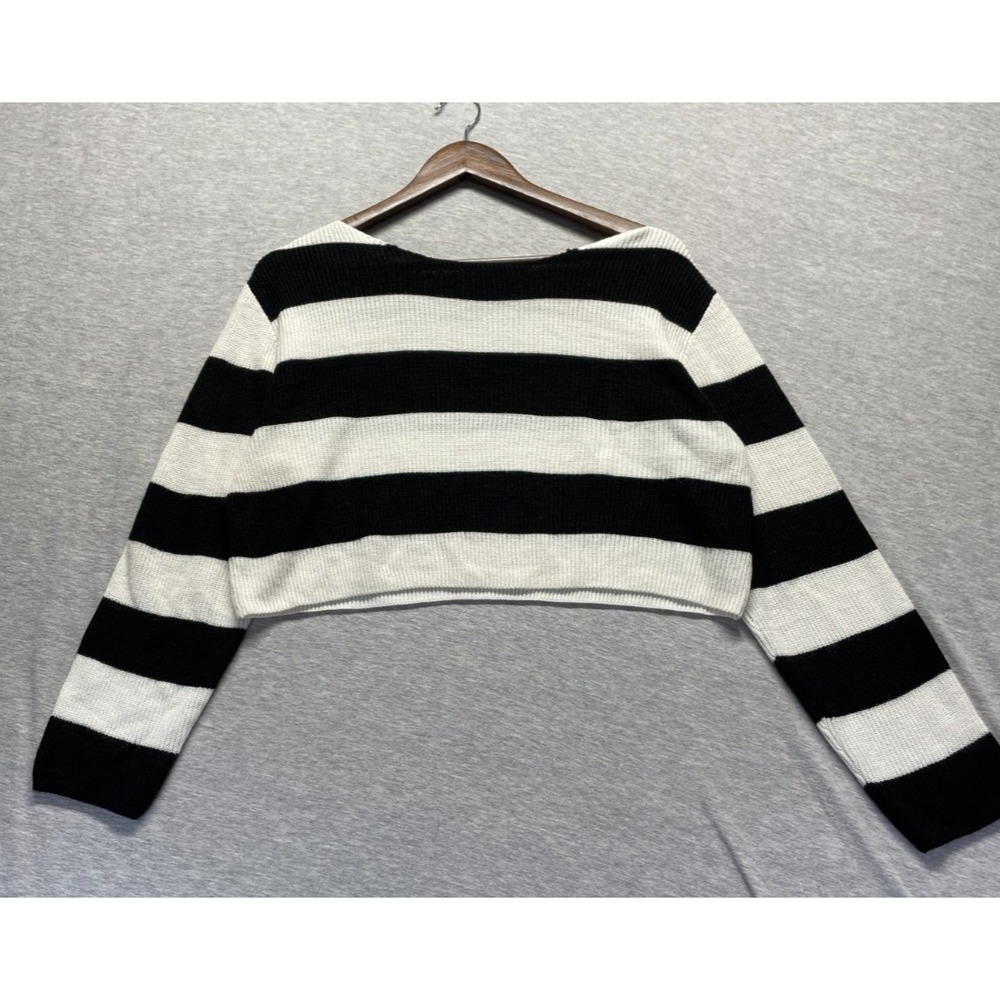H&M Divided Cropped Sweater Womens Medium Black White Striped Acrylic Tight Knit
